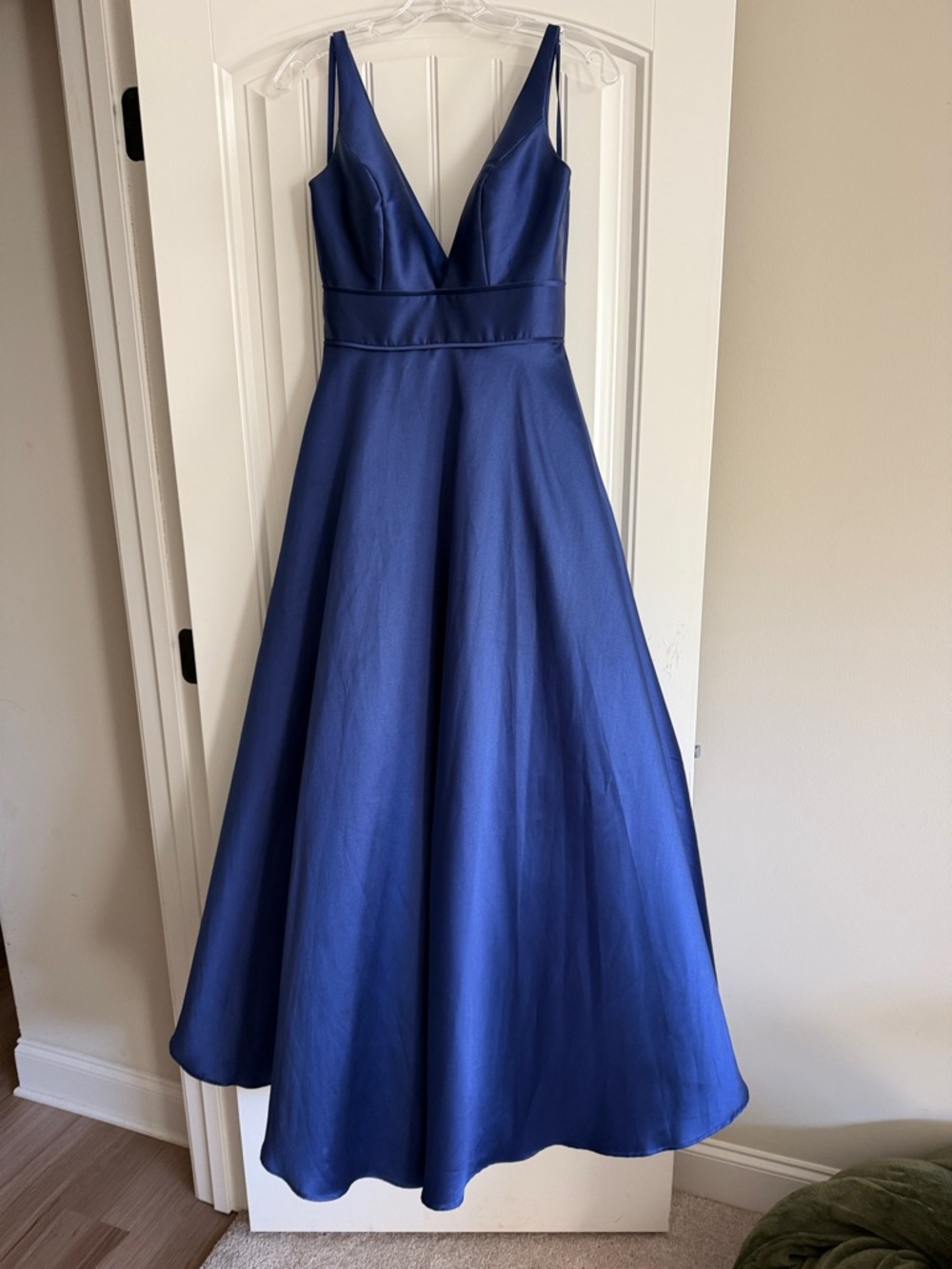 Elegant Deep Blue V-Neck A-Line Prom Dress